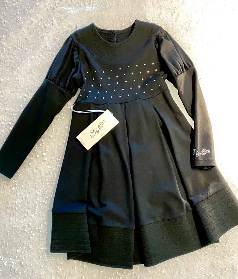 Vestito invernale di colore nero per bambina di 6 anni